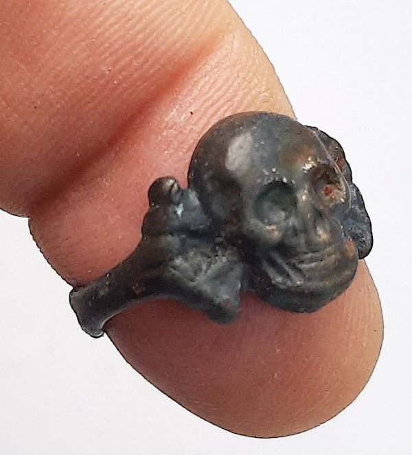 WAFFEN SS TOTENKOPF SKULL TEXTBOOK RING RELIC WW2 GERMAN - Image 5